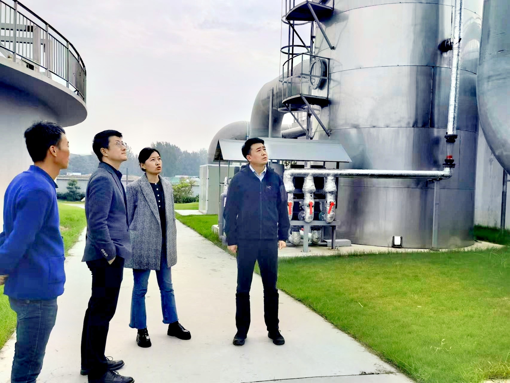 中陕核生态环境有限公司董事长张林一行赴蓝田县城市有机废弃物资源化处置中心、泾阳县第二污水处理厂进行实地调研(图1)