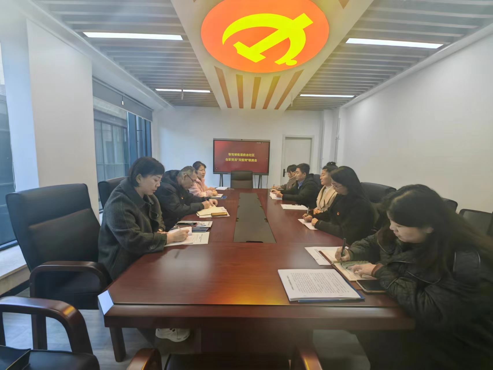 生态环境公司机关党支部开展“进社区，访社情，共建共筑促和谐”主题党日活动
