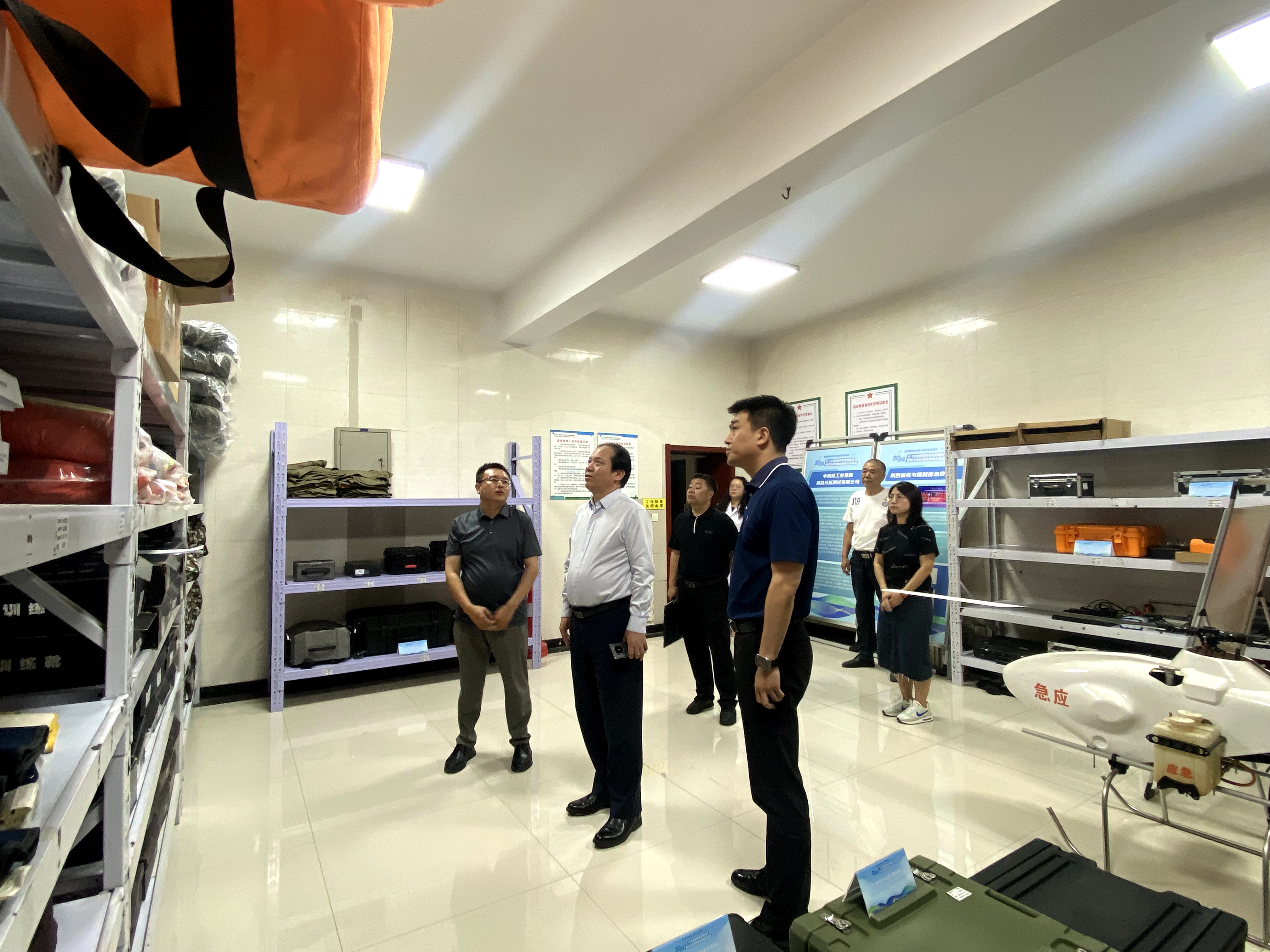 中陕核工业集团党委书记、董事长朱华平一行莅临测试公司调研指导工作(图2)