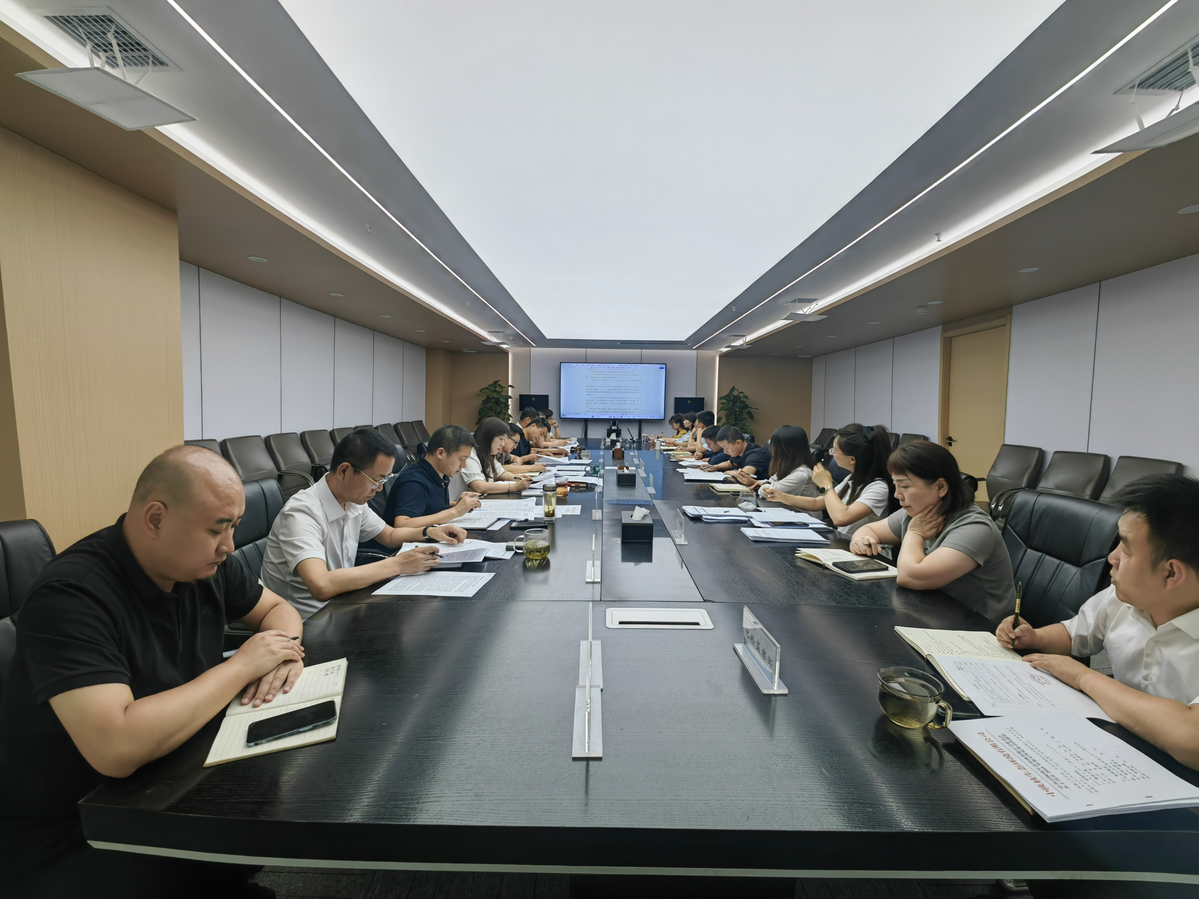 【理论学习·筑基】生态公司党委召开第七次党委理论学习中心组学习（扩大）会议：从严从实抓作风 以学促干提质效