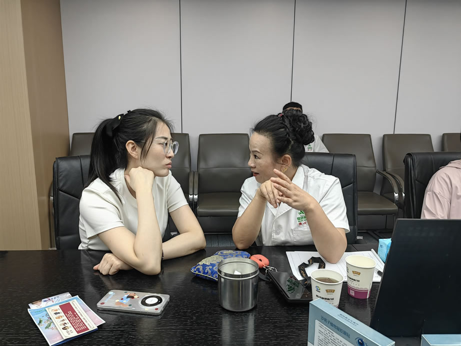 【工会福利·温暖】不用抢号!中陕核生态公司工会邀中医专家进企业专属义诊让职工感受“家温度”(图2) IMG_20250822_105618.jpg