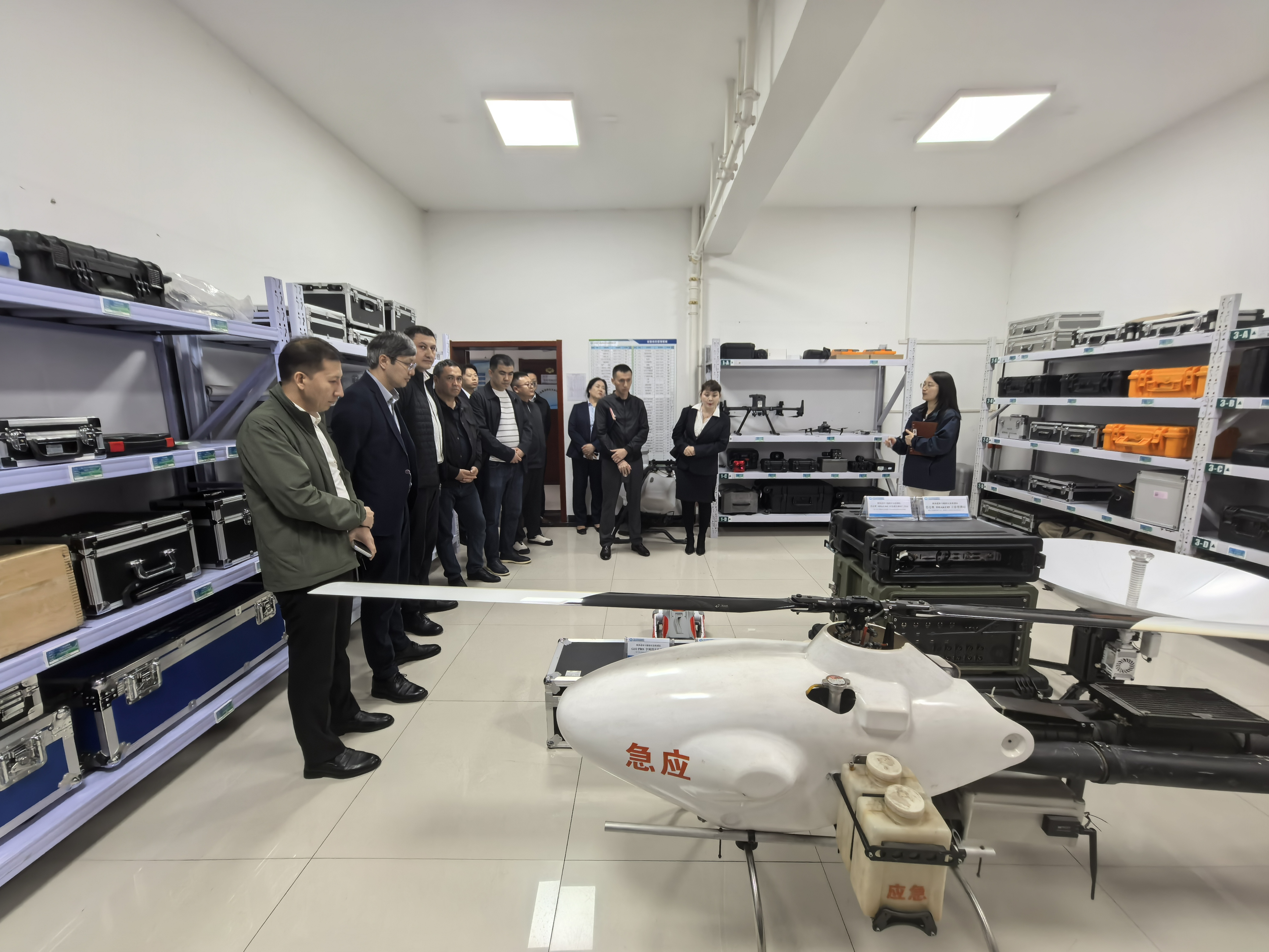 【国际交流·共进】乌兹别克斯坦矿物资源研究所专家代表团莅临中陕核测试公司参观调研